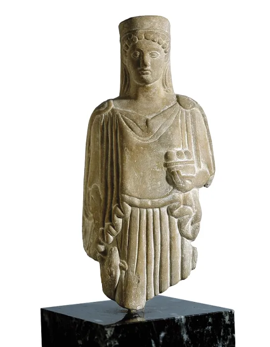 Framed Print : Kore. 6th c. BC. Baked clay. Archaic Greek art. Sculpture. SPAIN. Barcelona. Archaeology Museum of Catalonia. Proc: SPAIN. L'Escala. Empuries. - J