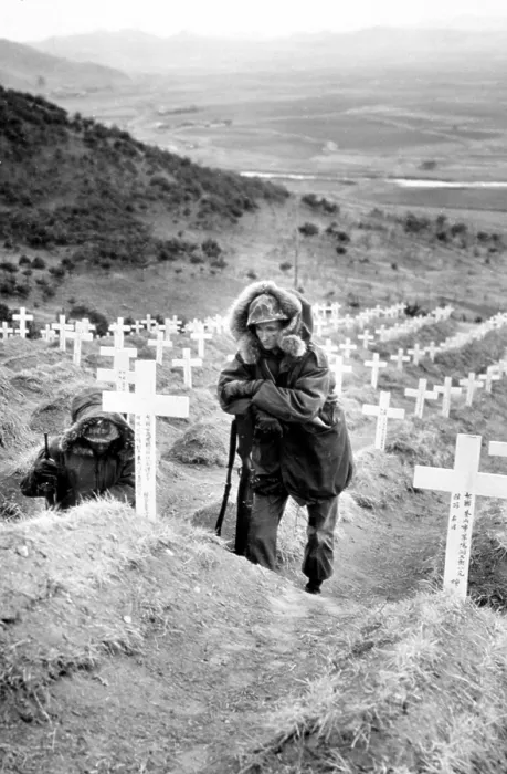 Framed Print : Korean War: U.S. Marine visits grave of South Korean soldiers, Korea, 1951.. Courtesy: CSU Archives  /  Everett Collection