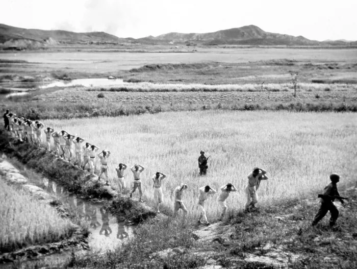 Framed Print : Korean War: U.S. Marines taking North Koreaan soldiers prisoner, Korea, 1951.. Courtesy: CSU Archives / Everett Collection Framed Print : Korean War: U.S. Marines taking North Koreaan soldiers prisoner, Korea, 1951.. Courtesy: CSU Archives / Everett Collection