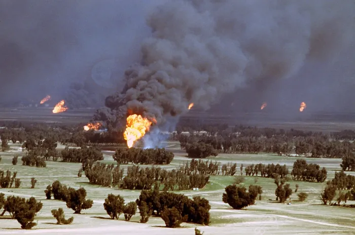 Framed Print : Kuwaiti oil wells were set on fire by retreating Iraqi forces during Operation Desert Storm. Mar. 2 1991 (BSLOC_2011_12_17)
