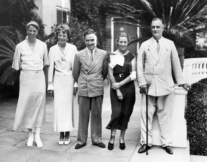 Framed Print : L-R: First Lady Eleanor Roosevelt, Amelia Earhart, Scottish pilot Jim Mollison, his wife, pilot Amy Johnson, President Franklin D. Roosevelt, 1933 Framed Print : L-R: First Lady Eleanor Roosevelt, Amelia Earhart, Scottish pilot Jim Mollison, his wife, pilot Amy Johnson, President Franklin D. Roosevelt, 1933