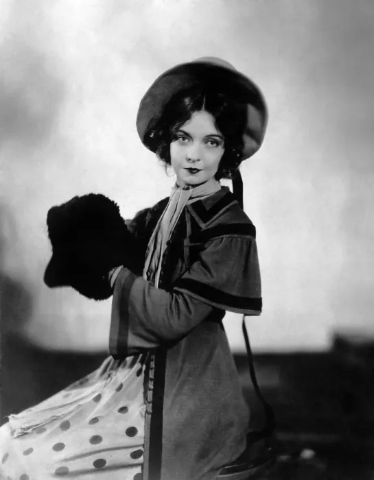 Framed Print : LA BOHEME, Lillian Gish, 1926