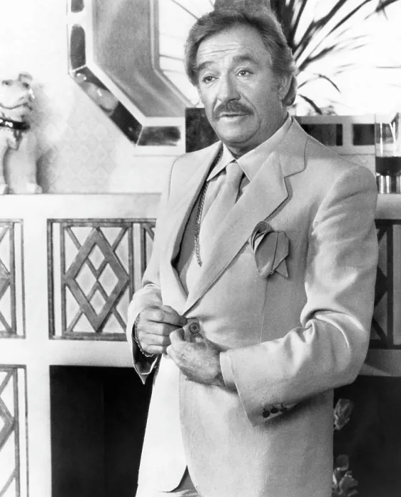 Framed Print : LA CAGE AUX FOLLES II, Ugo Tognazzi, 1980. United Artists / courtesy Everett Collection