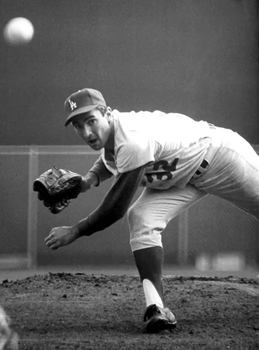 Framed Print : L.A. Dodgers pitcher SANDY KOUFAX, 1965. Courtesy: CSU Archives  /  Everett Collection