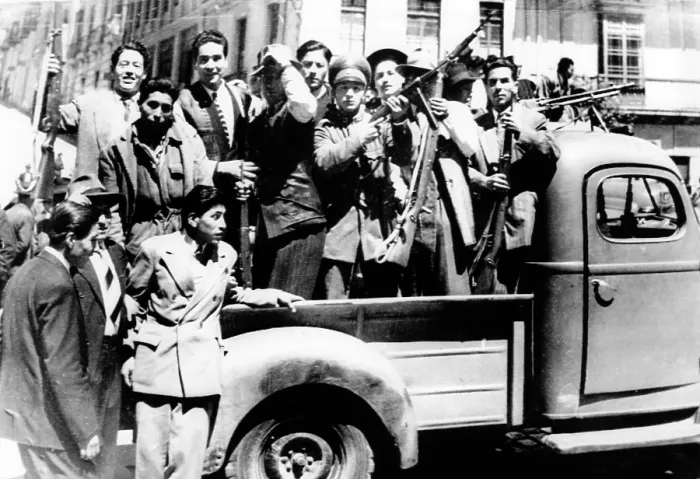 Framed Print : La Paz, Bolivia: Police and civilians of Bolivia's national revolutionary party patrol streets during the country's bloodiest revolt that left approximately 1, 000 dad Framed Print : La Paz, Bolivia: Police and civilians of Bolivia's national revolutionary party patrol streets during the country's bloodiest revolt that left approximately 1, 000 dad