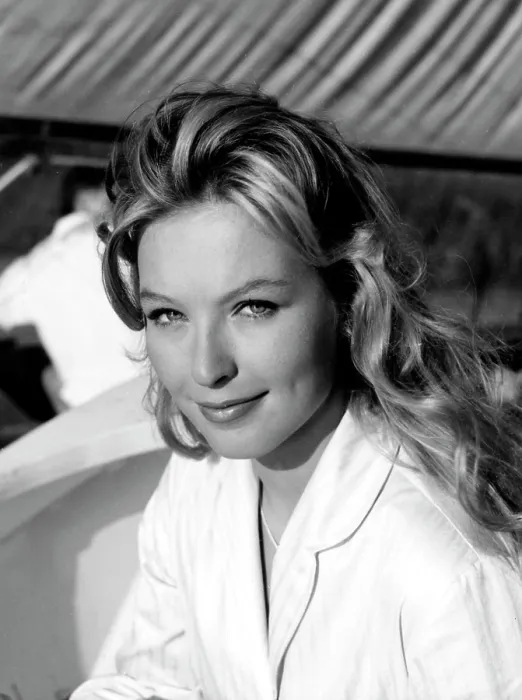Framed Print : LA RAGAZZA IN VETRINA, Marina Vlady, 1961