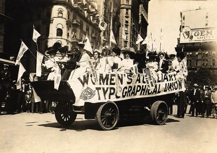 Framed Print : Labor Day parade. Women on float of the Women's Auxilliary Typographical Union. New York City, September 6, 1909