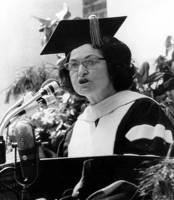 Framed Print : Lady Bird Johnson, fulfilling a pledge made by her late husband, addresses commencement ceremonies at the University of Virginia. June 3, 1973