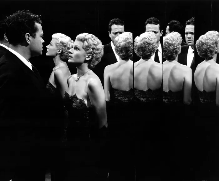 Framed Print : THE LADY FROM SHANGHAI, Orson Welles, Rita Hayworth, 1947 Framed Print : THE LADY FROM SHANGHAI, Orson Welles, Rita Hayworth, 1947