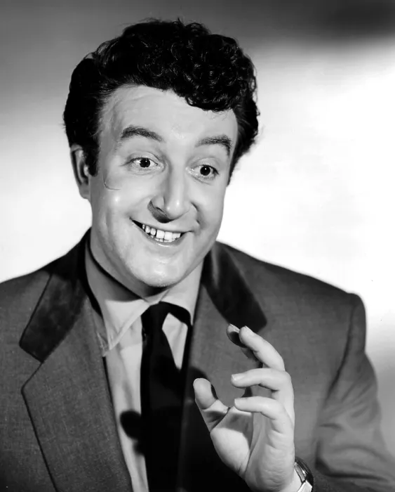 Framed Print : THE LADYKILLERS, Peter Sellers, 1955 Framed Print : THE LADYKILLERS, Peter Sellers, 1955