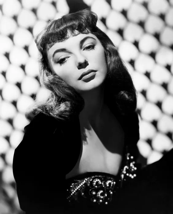 Framed Print : LAND OF THE PHARAOHS, Joan Collins, 1955
