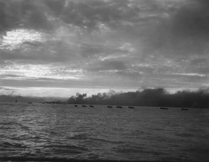 Framed Print : Landing craft loaded with U.S. Marines head for the smoking beach before the Inchon Landing. Sept. 15, 1950. Korean War, 1950-53. (BSLOC_2014_11_32) Framed Print : Landing craft loaded with U.S. Marines head for the smoking beach before the Inchon Landing. Sept. 15, 1950. Korean War, 1950-53. (BSLOC_2014_11_32)