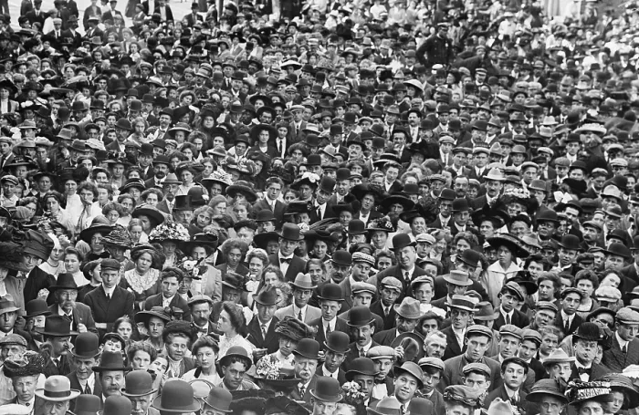 Framed Print : Large crowd listening to Theodore Roosevelt speaking in Yonkers, NY on 10-17-1910