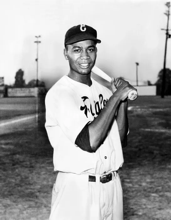 Framed Print : Larry Doby, circa 1947.Courtesy: CSU Archives / Everett Collection