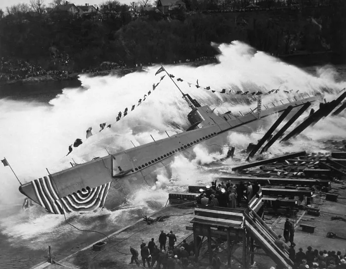 Framed Print : Launching of the submarine, the USS Robalo, at Manitowoc, Wisconsin, May 9, 1943. She was sunk on her third World War 2 patrol in Palawan Island, Philippines, on July 22, 1944