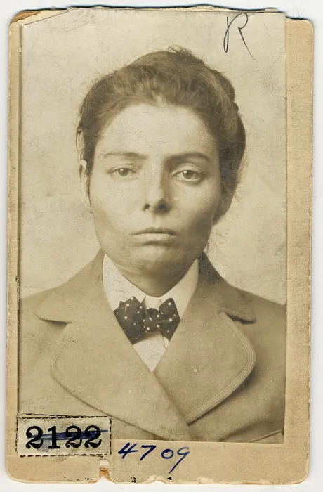 Framed Print : Laura Bullion (1876-1961), female member of the Wild Bunch gang of outlaws, police mug shot mounted on Pinkerton's National Detective Agency identification card, 1893