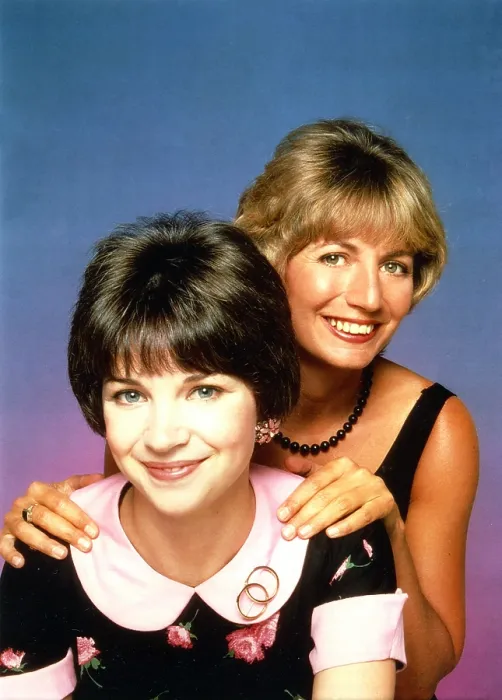 Framed Print : LAVERNE AND SHIRLEY, Cindy Williams, Penny Marshall, 1976-83