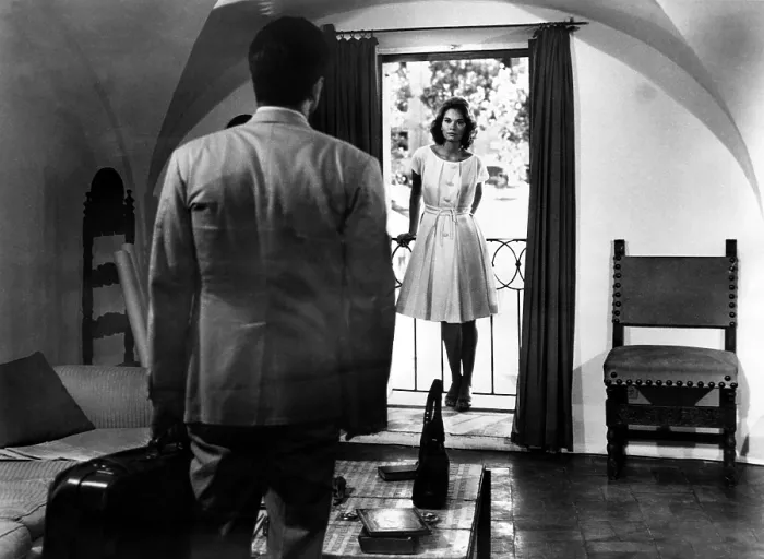 Framed Print : L'AVVENTURA, Gabriele Ferzetti, Lea Massari, 1960