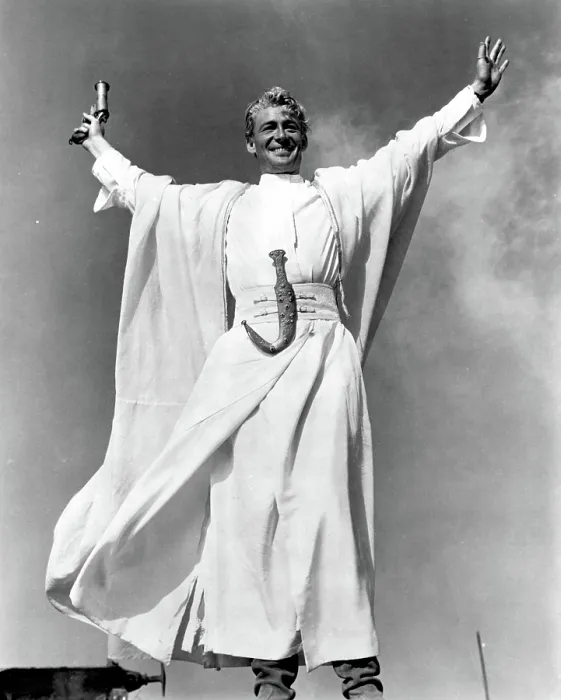 Framed Print : LAWRENCE OF ARABIA, Peter O'Toole, 1962, victory stance