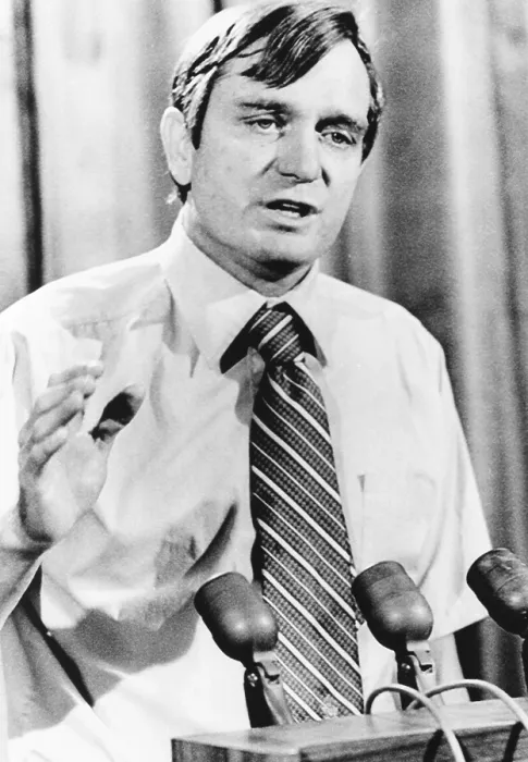 Framed Print : Lawton Chiles as U.S. Senator opposed selling oil drilling leases off the Florida Coast in 1973. He was still fighting against them in 1995 as Florida's Governor Framed Print : Lawton Chiles as U.S. Senator opposed selling oil drilling leases off the Florida Coast in 1973. He was still fighting against them in 1995 as Florida's Governor