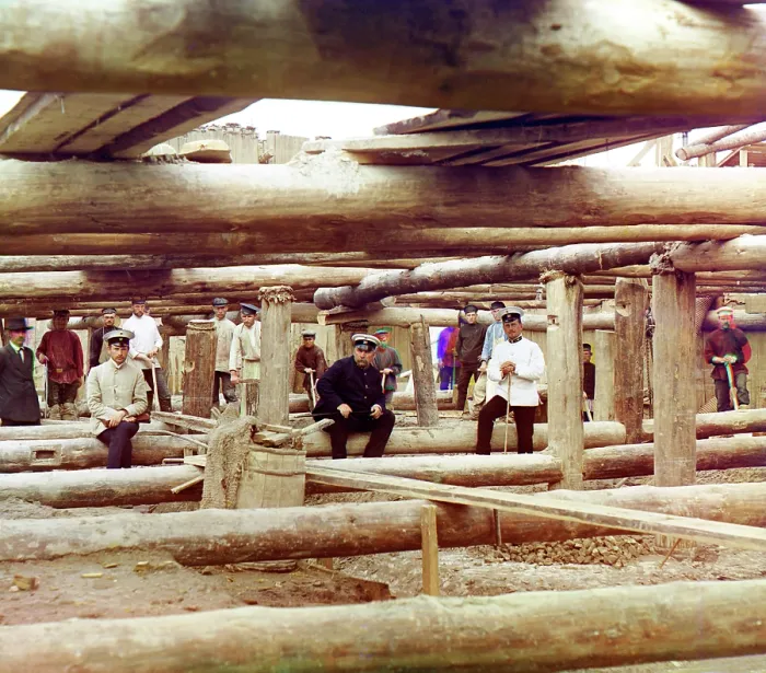 Framed Print : Laying concrete for the dam's sluice, original translation: Betonirovka fliutbeta plotiny, Beloomut, photograph by Sergei Mikhailovich Prokudin-Gorskii, 1912