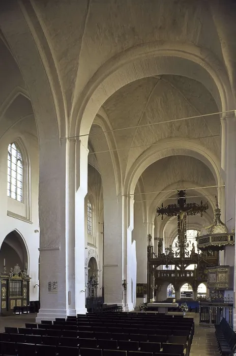 Framed Print : Lbeck Cathedral. 1173 - 1247. GERMANY. Lbeck. Central nave with a crucifix measuring 17 meters long. Romanesque art. Architecture. AISA / Everett Collection**US SALES ONLY**