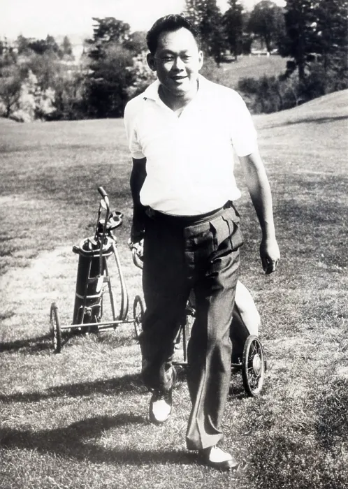 Framed Print : Lee Kwang Yew, Prime Minister of Singapore, golfing while on vacation in Switzerland. May 1962