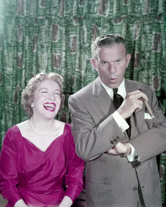 Framed Print : From left: Gracie Allen, George Burns, 1954 Framed Print : From left: Gracie Allen, George Burns, 1954