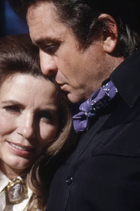 Framed Print : From left: June Carter Cash, Johnny Cash at their home in Hendersonville, TN, circa 1971 Framed Print : From left: June Carter Cash, Johnny Cash at their home in Hendersonville, TN, circa 1971