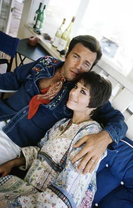 Framed Print : From left, Robert Wagner, Natalie Wood, 1973 Framed Print : From left, Robert Wagner, Natalie Wood, 1973