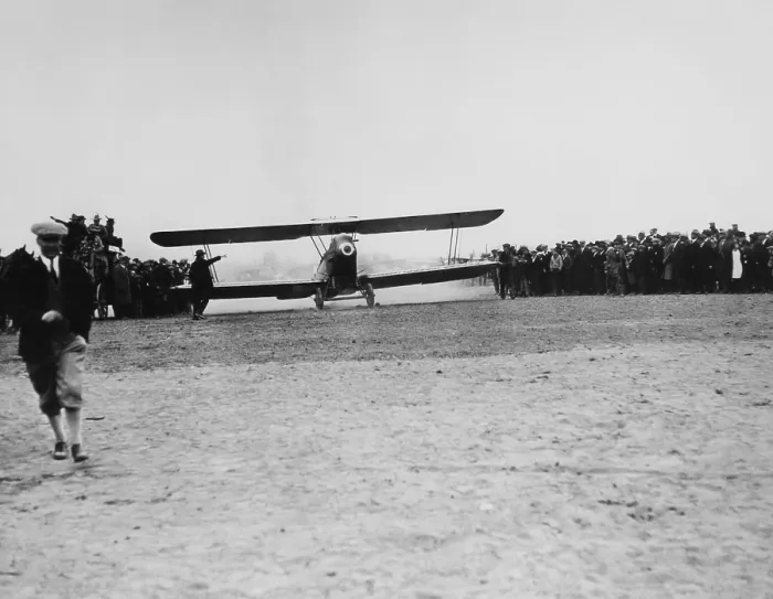 Framed Print : Leon D. Cuddeback of United Airlines takes off in his Swallow airplane from Boise, Idaho with 202 pounds of mail in the first scheduled airline flight in history, April 6, 1926