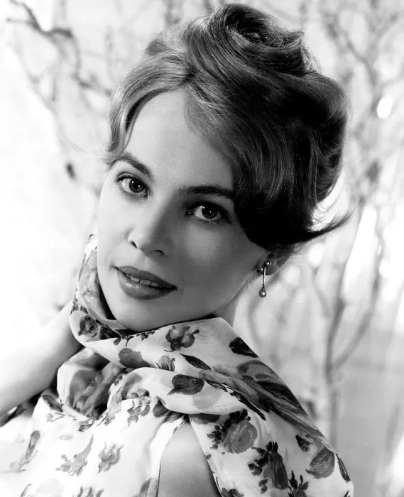 Framed Print : Leslie Caron, circa 1960