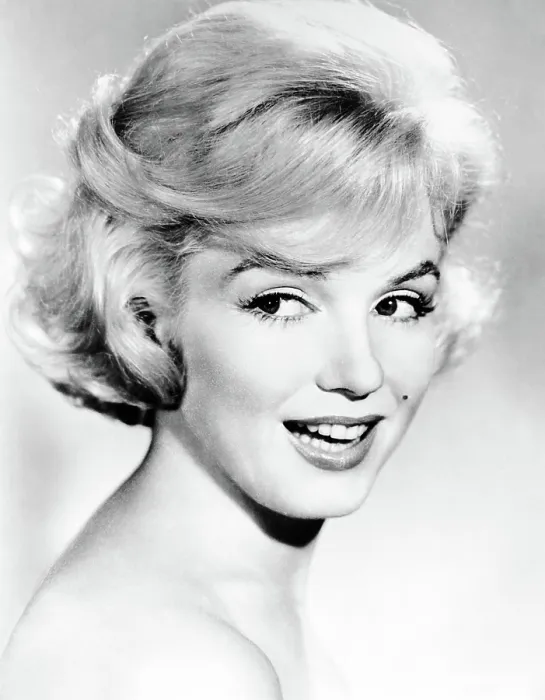 Framed Print : LET'S MAKE LOVE, Marilyn Monroe, 1960, 20th Century Fox-Film Corporation, TM & Copyright / courtesy Everett Collection