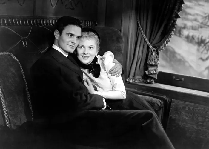 Framed Print : LETTER FROM AN UNKNOWN WOMAN, Louis Jourdan, Joan Fontaine, 1948