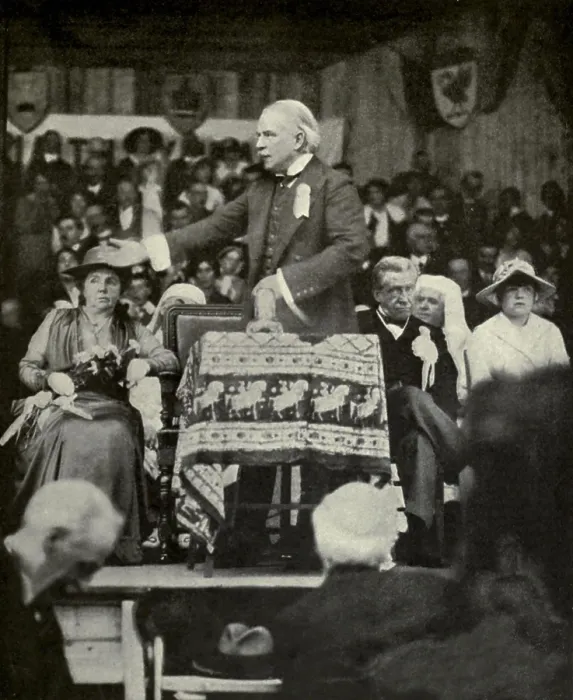 Framed Print : Liberal Prime Minister Lloyd George speaking at Welsh National Eisteddfod, Aug. 1917 Framed Print : Liberal Prime Minister Lloyd George speaking at Welsh National Eisteddfod, Aug. 1917