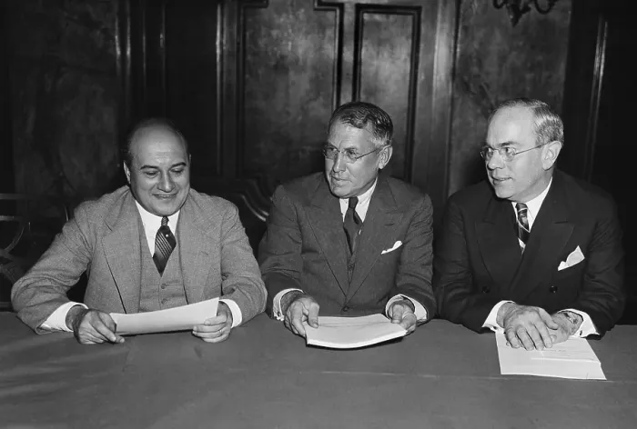 Framed Print : Liberty League lawyers against the Wagner Act, Sept. 18, 1935. They present a report asserting the unconstitutionality of the Wagner Labor Relations Act. L-R: R.E