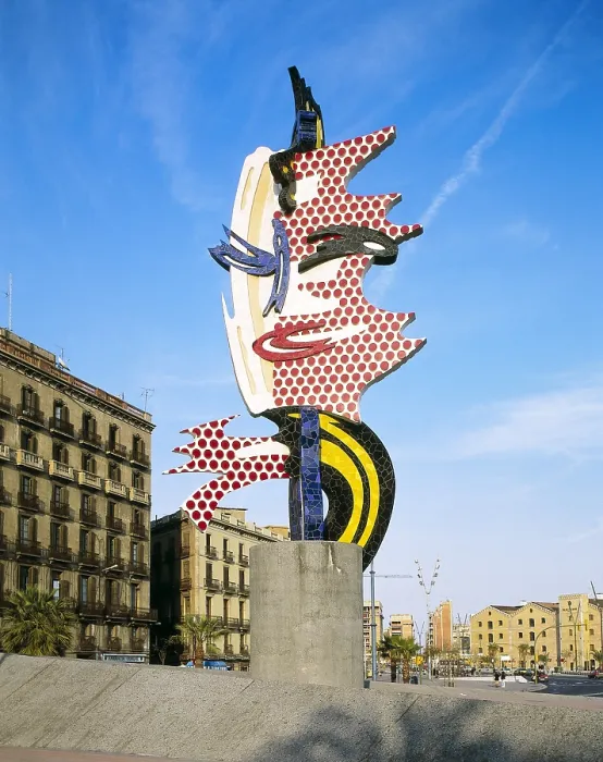 Framed Print : LICHTENSTEIN, Roy (1923). Barcelona Head. 1992. SPAIN. Barcelona. Concrete and colour ceramic. Pop Art. Sculpture. AISA / Everett Collection - Image has fine art copyright