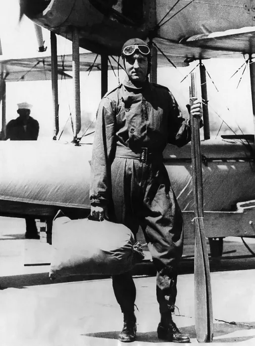 Framed Print : Lieutenant Commander Richard E. Byrd before his expedition to the Arctic, 1925. Courtesy: CSU Archives / Everett Collection Framed Print : Lieutenant Commander Richard E. Byrd before his expedition to the Arctic, 1925. Courtesy: CSU Archives / Everett Collection