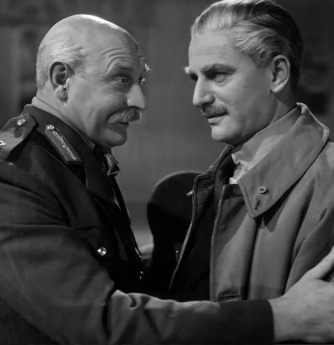 Framed Print : THE LIFE AND DEATH OF COLONEL BLIMP, (aka THE ADVENTURES OF COLONEL BLIMP), Roger Livesey, Anton Walbrook, 1943