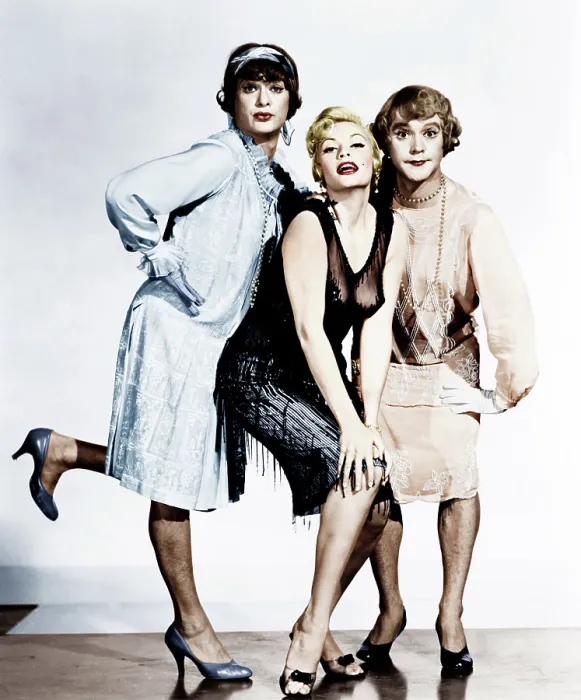 Framed Print : SOME LIKE IT HOT, from left: Tony Curtis, Evelyn Moriarty (Marilyn Monroe's stand-in), Jack Lemmon, 1959 Framed Print : SOME LIKE IT HOT, from left: Tony Curtis, Evelyn Moriarty (Marilyn Monroe's stand-in), Jack Lemmon, 1959