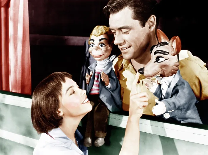 Framed Print : LILI, from left: Leslie Caron, Mel Ferrer, 1953 Framed Print : LILI, from left: Leslie Caron, Mel Ferrer, 1953