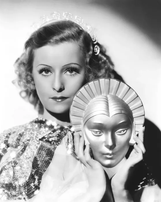 Framed Print : Lilian Harvey, ca. mid-1930s Framed Print : Lilian Harvey, ca. mid-1930s