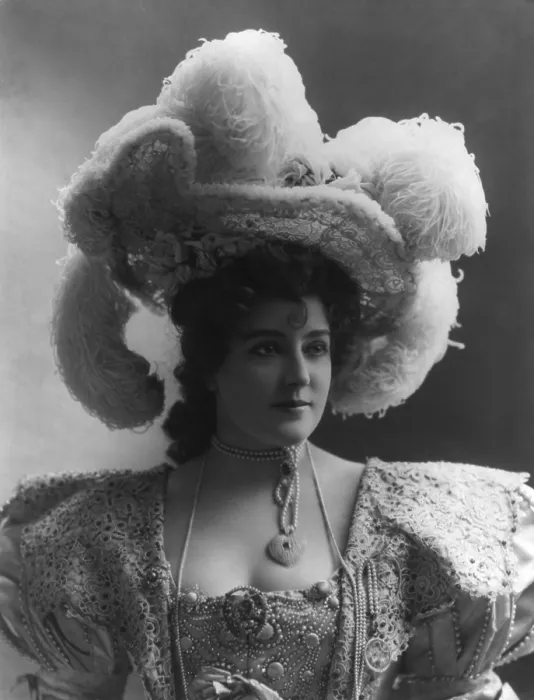 Framed Print : Lillian Russell (1861-1922), American actress, in large, elaborate plumed hat. 1898 Framed Print : Lillian Russell (1861-1922), American actress, in large, elaborate plumed hat. 1898