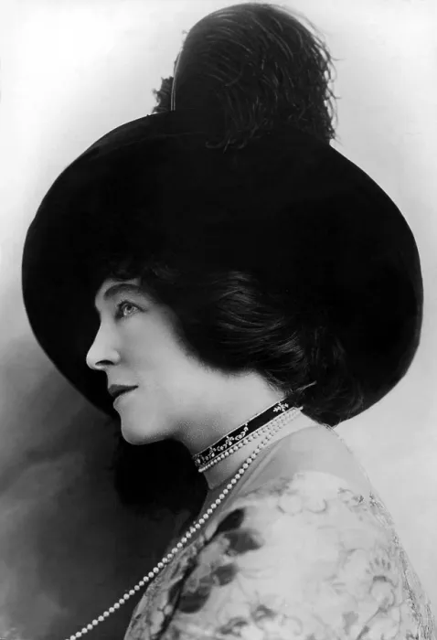 Framed Print : Lillie Langtry in a 1912 portrait.. Courtesy: CSU Archives  /  Everett Collection