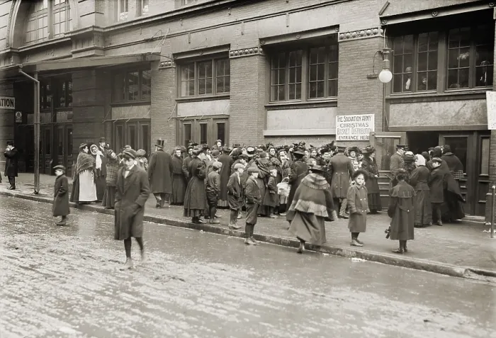 Framed Print : A line of women waiting at the Salvation Army Christmas Dinner basket distribution window, in New York during the Depression of 1907-08