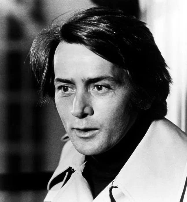 Framed Print : THE LITTLE GIRL WHO LIVES DOWN THE LANE, Martin Sheen, 1976