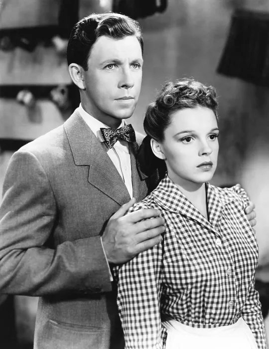Framed Print : LITTLE NELLIE KELLY, from left: George Murphy, Judy Garland, 1940 Framed Print : LITTLE NELLIE KELLY, from left: George Murphy, Judy Garland, 1940
