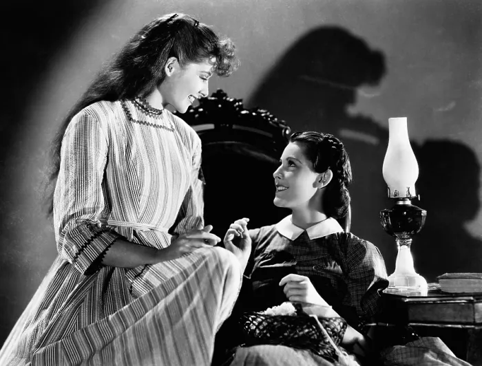 Framed Print : LITTLE WOMEN, Katharine Hepburn, Frances Dee, 1933