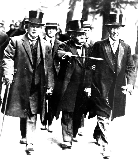 Framed Print : Lloyd George of UK, Clemenceau of France & Woodrow Wilson, President of US stroll down Champs Elysees for Paris Peace Conference, 1919