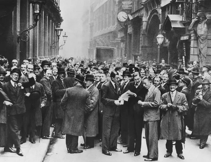 Framed Print : London curb stock market was active on June 5, 1933, after the US abandoned the gold standard Framed Print : London curb stock market was active on June 5, 1933, after the US abandoned the gold standard